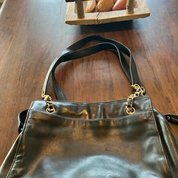 Chanel lamb skin purse - Picture 7 of 16